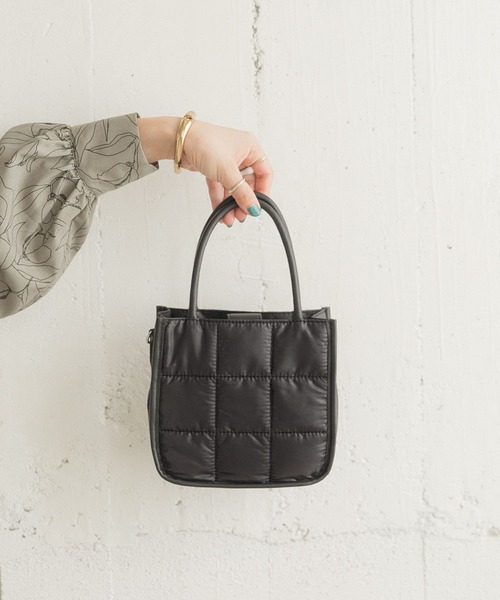 ITEMS URBANRESEARCH（アイテムズ アーバンリサーチ）の「キルティングバッグ（ショルダーバッグ・レディース・オリーブ/ブラック・-）」の4枚目の写真