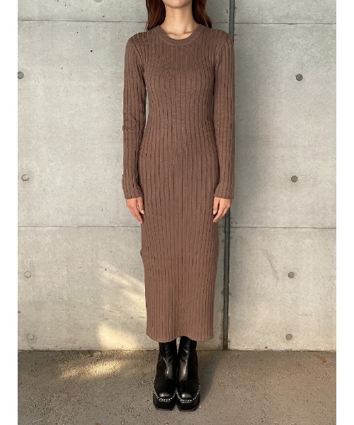 ENVYM（アンビー）の「バックツイストロングニットＯＰ（ワンピース・レディース・ブラック/モカ・FREE）」の12枚目の写真