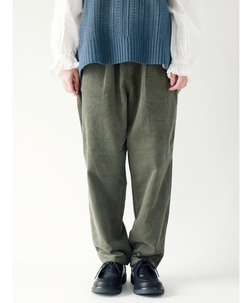 Samansa Mos2(サマンサ モスモス)の「細コーデュロイテーパードパンツ(その他パンツ・レディース・ダークブラウン/ベージュ/パープル/カーキ/ブルー/マスタード・フリ-)」の4枚目の写真