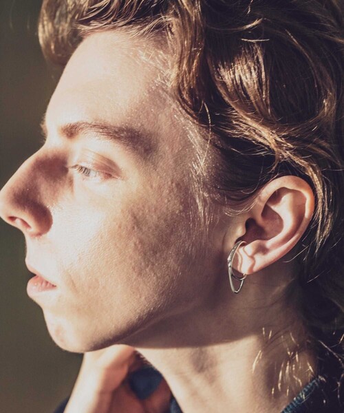 and cloud（アンドクラウド）の「Double Line Earcuff（イヤーカフ・レディース・シルバー/ブラック/イエローゴールド・FREE）」の9枚目の写真