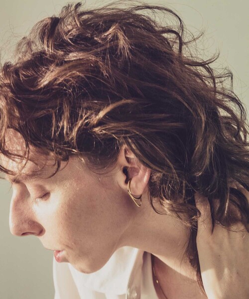 and cloud（アンドクラウド）の「Double Line Earcuff（イヤーカフ・レディース・シルバー/ブラック/イエローゴールド・FREE）」の11枚目の写真