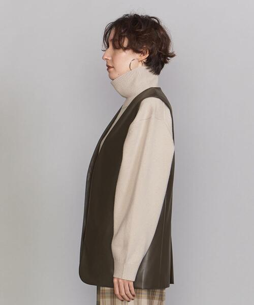 BEAUTY&YOUTH UNITED ARROWS（ビューティーアンドユースユナイテッドアローズ）の「BY フェイクレザー Vネックベスト（ベスト・レディース・ダークブラウン/クリーム・FREE）」の4枚目の写真
