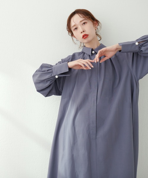 natural couture（ナチュラルクチュール）の「【WEB限定】osonoポイントパール釦ワンピース（ワンピース・レディース・パープル/ブラウン/グレー/オフホワイト/カーキ/ストライプ・FREE）」の3枚目の写真