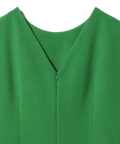 ESTNATION（エストネーション）の「ESTNATION / ダブルクロスノースリーブワンピース（ワンピース・レディース・ブラック/グリーン・38/36）」の6枚目の写真