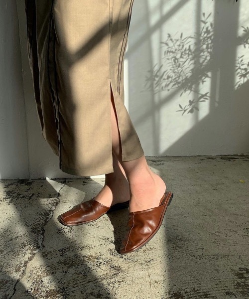 Amiur（エミレ）の「stitch flat mule（その他シューズ・レディース・ブラウン/ブラック・S/M/L）」の6枚目の写真