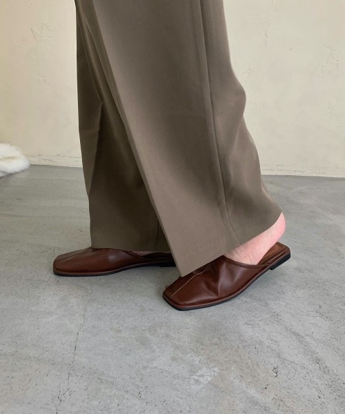Amiur（エミレ）の「stitch flat mule（その他シューズ・レディース・ブラウン/ブラック・S/M/L）」の7枚目の写真