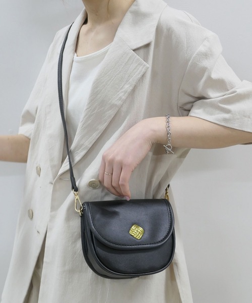 CORNERS（コーナーズ）の「レトロハーフムーンショルダーバッグ（ショルダーバッグ・レディース・ホワイト/ブラック/グリーン・FREE）」の7枚目の写真