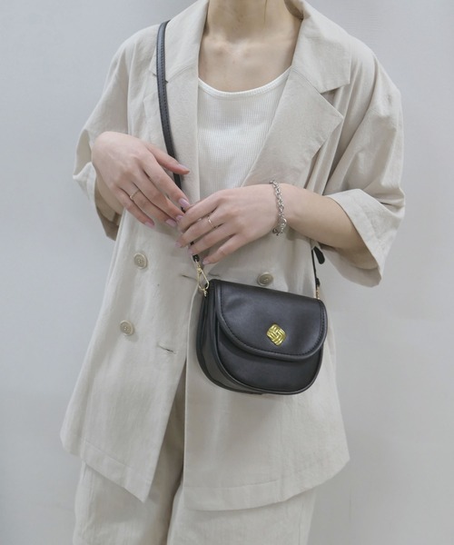 CORNERS（コーナーズ）の「レトロハーフムーンショルダーバッグ（ショルダーバッグ・レディース・ホワイト/ブラック/グリーン・FREE）」の5枚目の写真