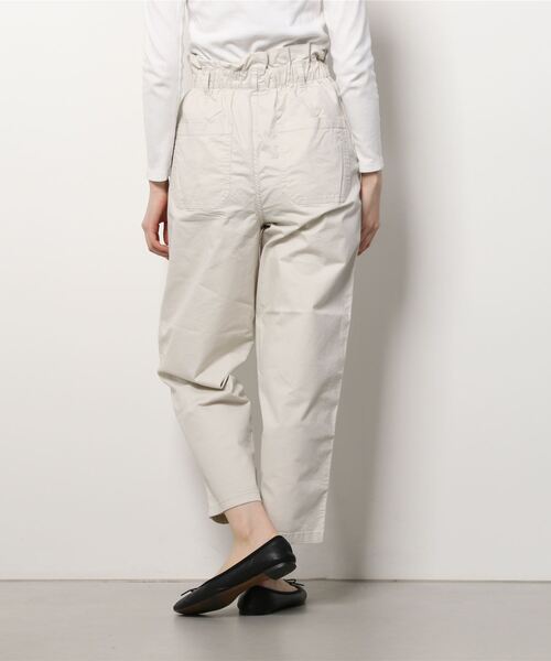 GAP（ギャップ）の「FREE&FLOW ペーパーバッグ カーキパンツ（その他パンツ・レディース・ブラック/ベージュ/グレー/カーキ・S/M/XS/L/XXS）」の21枚目の写真