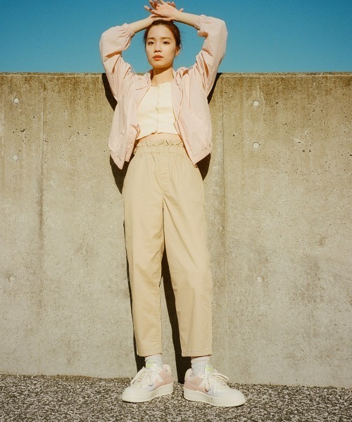 GAP（ギャップ）の「FREE&FLOW ペーパーバッグ カーキパンツ（その他パンツ・レディース・ブラック/ベージュ/グレー/カーキ・S/M/XS/L/XXS）」の22枚目の写真