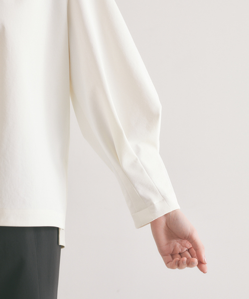 qualite(カリテ)の「《セットアップ対応》2WAYストレッチパフブラウス(シャツ/ブラウス・レディース・ブラック/オフホワイト/カーキ・38/36)」の19枚目の写真