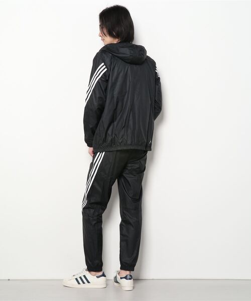 adidas(アディダス)の「アディダス adidas フーデッド トラック スーツ/ジャージセットアップ(セットアップ・メンズ・ブラック・L/3L/S/LL/M)」の2枚目の写真
