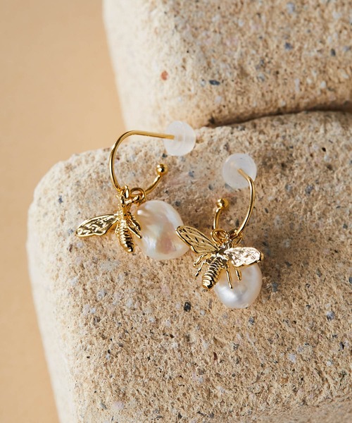 ear PAPILLONNER（イアパピヨネ）の「(WEB限定) シルバー９２５　ラッキーBeeピアス（ピアス（両耳用）・レディース・シルバー/ゴールド・FREE）」の2枚目の写真