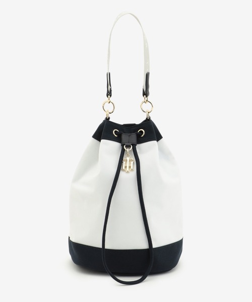 TOMMY HILFIGER(トミーヒルフィガー)の「サープラスバケットバッグ(ハンドバッグ・レディース・マルチ・FREE)」の1枚目の写真
