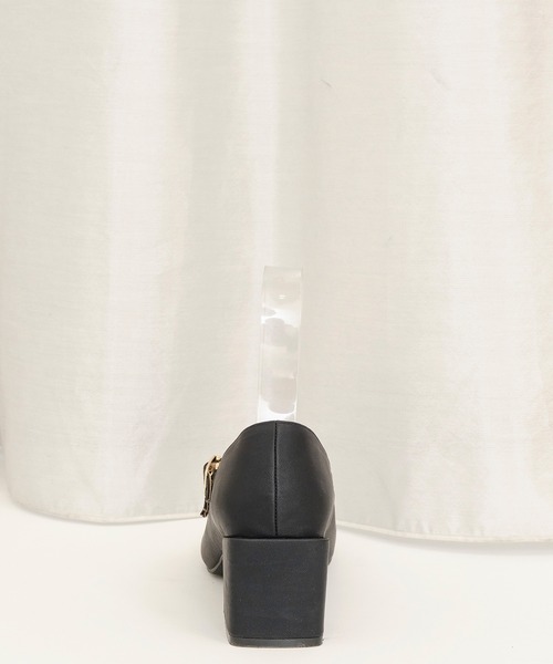 TITTY&CO.（ティティーアンドコー）の「【TITTY&CO.】トリプルストラップパンプス（パンプス・レディース・ブラック/シルバー/マルチ・LARGE/SMALL/MEDIUM）」の7枚目の写真