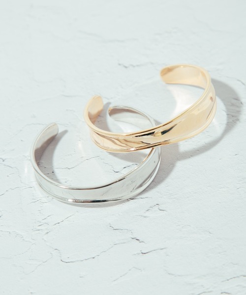 COLOR TOKYO ACCESSORIES(カラートウキョウアクセサリー)の「ニュアンスメタルバングル(バングル/リストバンド・レディース・Silver/GOLD ・FREE)」の7枚目の写真