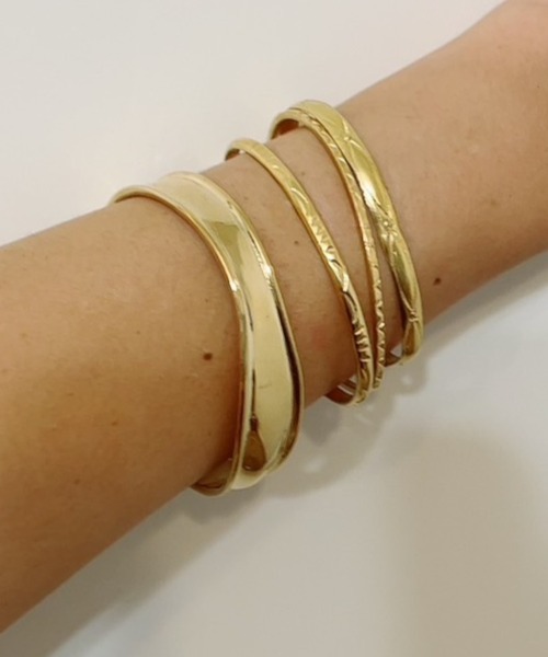 COLOR TOKYO ACCESSORIES(カラートウキョウアクセサリー)の「ニュアンスメタルバングル(バングル/リストバンド・レディース・Silver/GOLD ・FREE)」の13枚目の写真