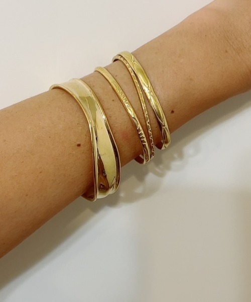 COLOR TOKYO ACCESSORIES(カラートウキョウアクセサリー)の「ニュアンスメタルバングル(バングル/リストバンド・レディース・Silver/GOLD ・FREE)」の12枚目の写真