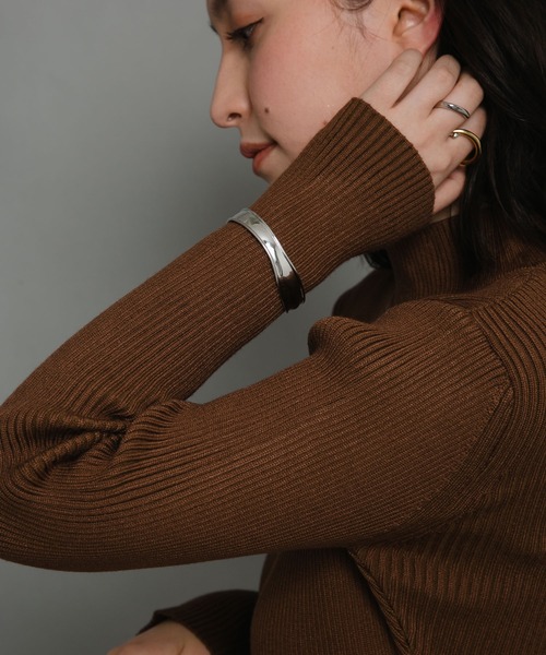 COLOR TOKYO ACCESSORIES(カラートウキョウアクセサリー)の「ニュアンスメタルバングル(バングル/リストバンド・レディース・Silver/GOLD ・FREE)」の17枚目の写真