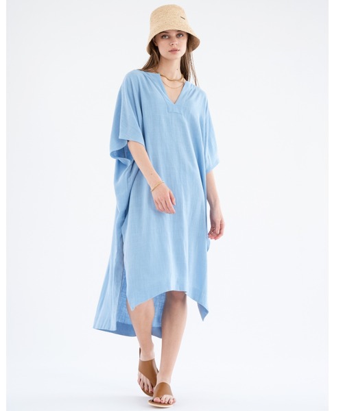 ALEXIA STAM（アリシアスタン）の「Slit Neck Relax Dress /スリットネックリラックスドレス（ワンピース・レディース・ベージュ/ライトブルー・FREE）」の2枚目の写真