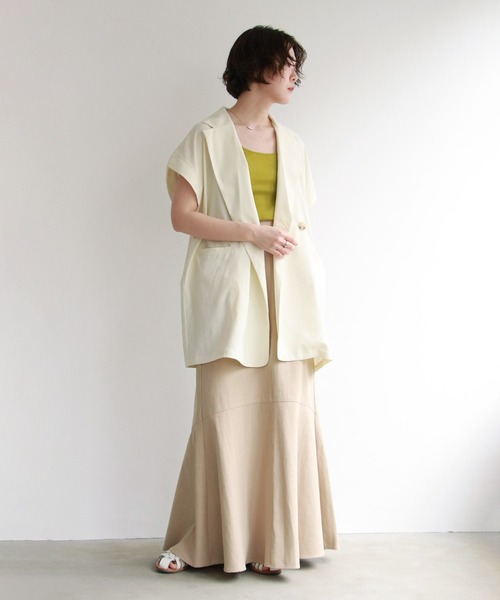 notch.(ノッチ)の「クレープノースリーブジャケット(ベスト・レディース・ブラック/オフホワイト/ライトベージュ・M)」の4枚目の写真