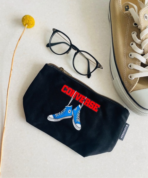 CONVERSE（コンバース）の「CONVERSE / CANVAS HANGING SHOES LOGO PRINT POUCH / 70075000（エコバッグ/サブバッグ・レディース・ブラック/ベージュ/オフホワイト・ONESIZE）」の2枚目の写真