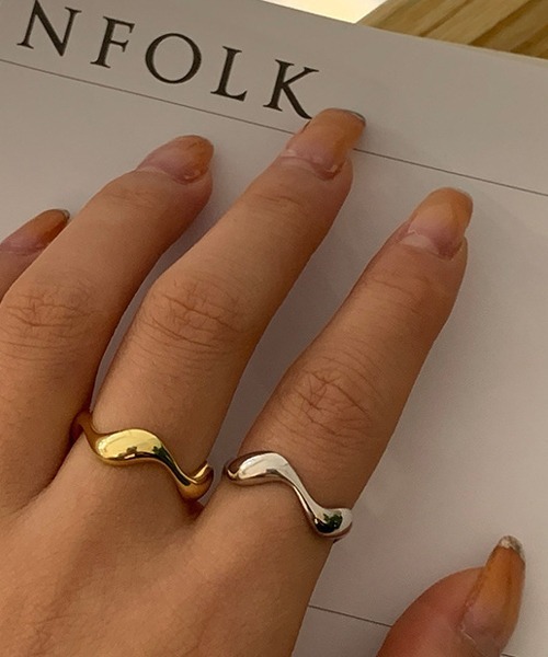 Geel(ギール)の「Geel/ニュアンスウェーブリング(リング・レディース・シルバー/ゴールド・FREE)」の3枚目の写真