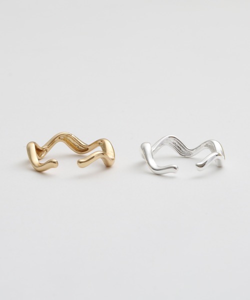 Geel(ギール)の「Geel/ニュアンスウェーブリング(リング・レディース・シルバー/ゴールド・FREE)」の5枚目の写真