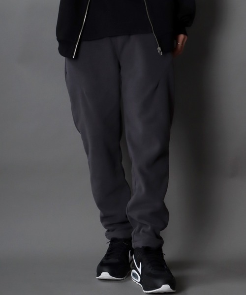 SITRY(シトリー)の「Fleece Tapered pants/フリース テーパードパンツ(スウェットパンツ・メンズ・チャコールグレー/ブラック/ダークグリーン/アッシュブラウン/オフホワイト/グレイッシュベージュ/ネイビー/グレイッシュブルー・M/L/XL)」の4枚目の写真