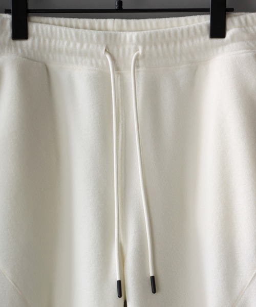 SITRY(シトリー)の「Fleece Tapered pants/フリース テーパードパンツ(スウェットパンツ・メンズ・チャコールグレー/ブラック/ダークグリーン/アッシュブラウン/オフホワイト/グレイッシュベージュ/ネイビー/グレイッシュブルー・M/L/XL)」の9枚目の写真