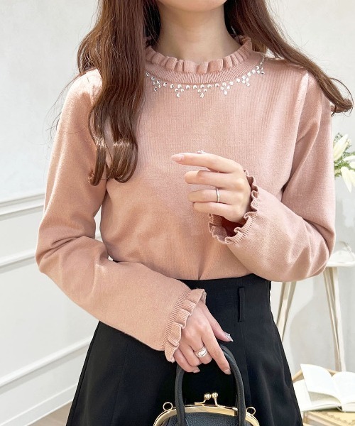 apres jour(アプレジュール)の「ビジューフリルハイネックニット【ZOZOTOWN限定アイテム】(ニット/セーター・レディース・ラベンダー/ピンク/アイボリー/ブラック・フリー/X-LARGE)」の4枚目の写真