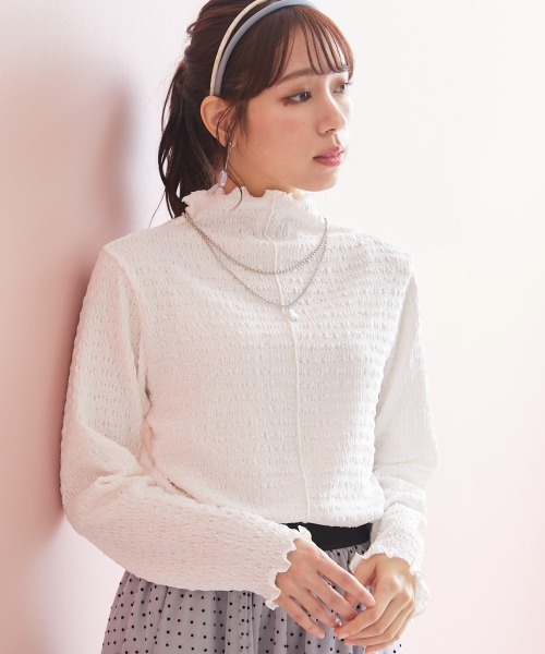 marun(マルン)の「<大きいサイズ> ハイネックメロウカットソートップス marun(Tシャツ/カットソー・レディース・オフホワイト/ブラック・LL/4L/5L/3L/L)」の4枚目の写真