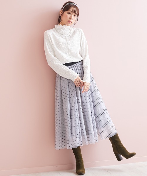 marun(マルン)の「<大きいサイズ> ハイネックメロウカットソートップス marun(Tシャツ/カットソー・レディース・オフホワイト/ブラック・LL/4L/5L/3L/L)」の8枚目の写真