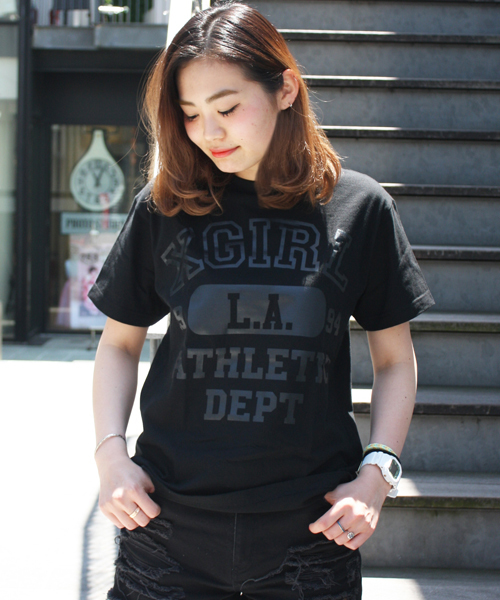 X-girl（エックスガール）の「COLLEGE S/S BIG TEE（Tシャツ/カットソー・レディース・ホワイト/ブラック/ピンク・ONE SIZE）」の2枚目の写真