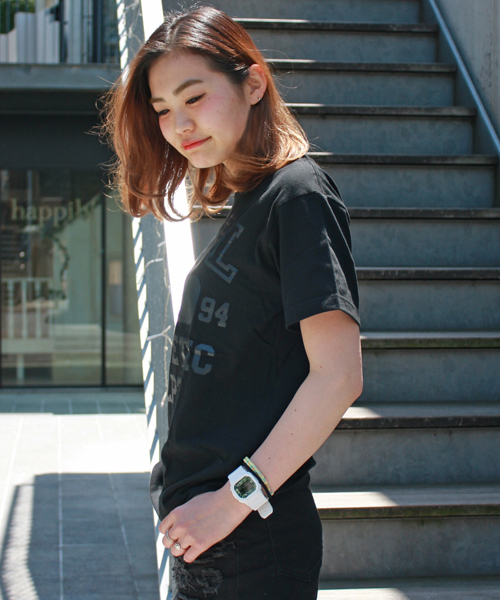 X-girl（エックスガール）の「COLLEGE S/S BIG TEE（Tシャツ/カットソー・レディース・ホワイト/ブラック/ピンク・ONE SIZE）」の4枚目の写真