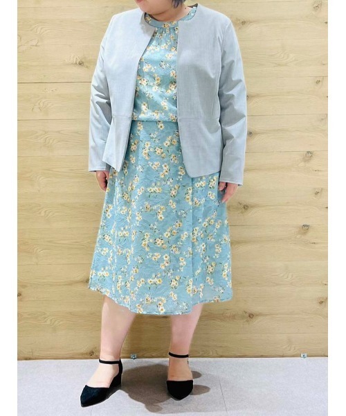 fleur by mint breeze(フルールバイミントブリーズ)の「【L~5L 大きいサイズ】ノーカラー 切り替え ジャケット(ノーカラージャケット・レディース・グレー/ネイビー・LL/3L/4L/5L)」の4枚目の写真