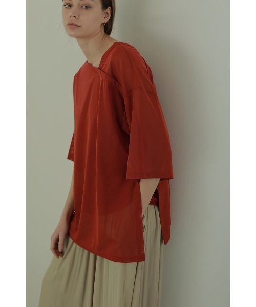 MANOF（マノフ）の「LAYERED OFF SHOULDER TOPS（その他トップス・レディース・レッド/ベージュ/ブラック・FREE）」の10枚目の写真