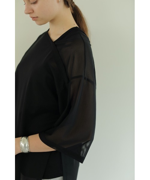 MANOF（マノフ）の「LAYERED OFF SHOULDER TOPS（その他トップス・レディース・レッド/ベージュ/ブラック・FREE）」の12枚目の写真