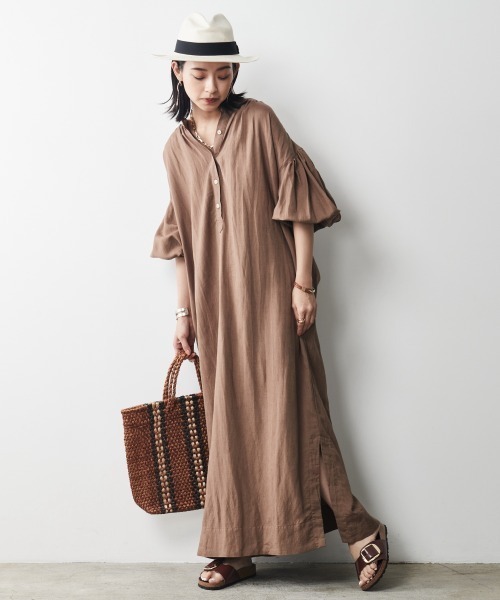 CHIC STYLE（シックスタイル）の「＜大きいサイズ＞レーヨン麻パフスリーブマキシワンピース シックスタイル（ワンピース・レディース・グリーン/モカ/ネイビー・4L/L/3L/5L/LL）」の2枚目の写真