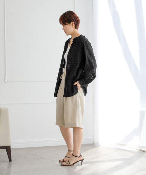 La TOTALITE(ラトータリテ)の「アイレットバンドカラーシャツ(シャツ/ブラウス・レディース・ホワイト/ブラック・FREE)」の4枚目の写真