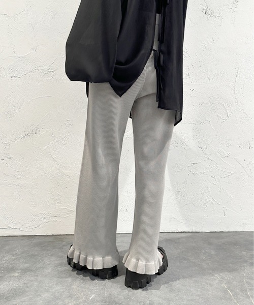 apres jour mignon（アプレジュールミニョン）の「裾フリルニットパンツ【ZOZOTOWN限定アイテム】（その他パンツ・レディース・グリーン系その他/アイボリー/ブラック/パープル/ブルー/レッド/ライトグレー・MEDIUM/X-LARGE/SMALL）」の17枚目の写真