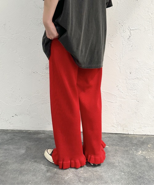 apres jour mignon（アプレジュールミニョン）の「裾フリルニットパンツ【ZOZOTOWN限定アイテム】（その他パンツ・レディース・グリーン系その他/アイボリー/ブラック/パープル/ブルー/レッド/ライトグレー・MEDIUM/X-LARGE/SMALL）」の11枚目の写真