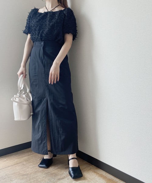 Reurie'(レウリィ)の「【ZOZO限定】ナイロンフロントスリットスカート / ストレート ロング丈 前スリット グレージュ グレー ブラック ロングスリット ペンシル Iライン(スカート・レディース・ブラック/グレー・FREE)」の2枚目の写真
