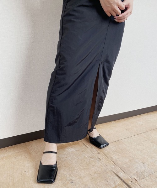 Reurie'(レウリィ)の「【ZOZO限定】ナイロンフロントスリットスカート / ストレート ロング丈 前スリット グレージュ グレー ブラック ロングスリット ペンシル Iライン(スカート・レディース・ブラック/グレー・FREE)」の18枚目の写真