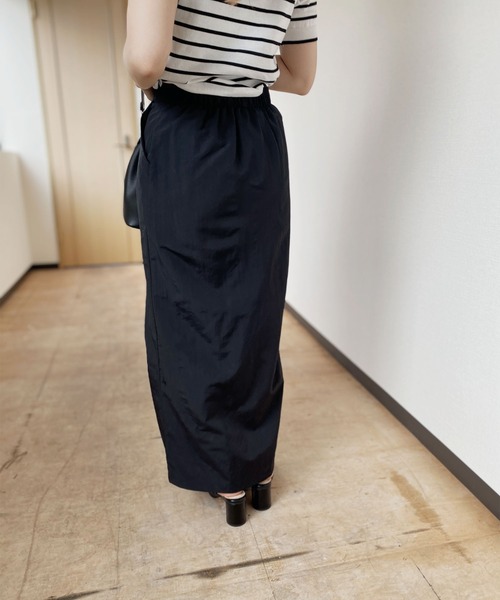 Reurie'(レウリィ)の「【ZOZO限定】ナイロンフロントスリットスカート / ストレート ロング丈 前スリット グレージュ グレー ブラック ロングスリット ペンシル Iライン(スカート・レディース・ブラック/グレー・FREE)」の19枚目の写真