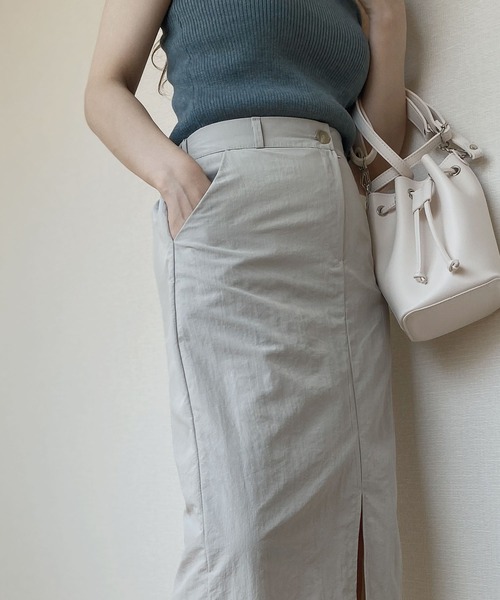 Reurie'(レウリィ)の「【ZOZO限定】ナイロンフロントスリットスカート / ストレート ロング丈 前スリット グレージュ グレー ブラック ロングスリット ペンシル Iライン(スカート・レディース・ブラック/グレー・FREE)」の7枚目の写真