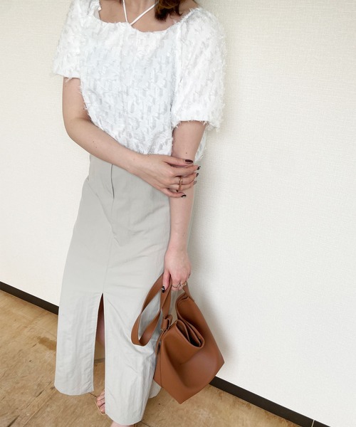 Reurie'(レウリィ)の「【ZOZO限定】ナイロンフロントスリットスカート / ストレート ロング丈 前スリット グレージュ グレー ブラック ロングスリット ペンシル Iライン(スカート・レディース・ブラック/グレー・FREE)」の11枚目の写真