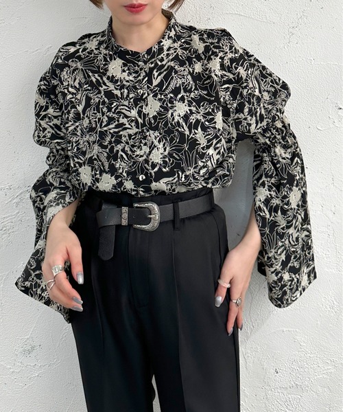 apres jour mignon（アプレジュールミニョン）の「オープンショルダー袖スリットブラウス【ZOZOTOWN限定アイテム】（シャツ/ブラウス・レディース・ホワイト系その他/ブラック/グレー/ブラック系その他・X-LARGE/フリー）」の18枚目の写真