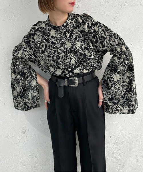 apres jour mignon（アプレジュールミニョン）の「オープンショルダー袖スリットブラウス【ZOZOTOWN限定アイテム】（シャツ/ブラウス・レディース・ホワイト系その他/ブラック/グレー/ブラック系その他・X-LARGE/フリー）」の20枚目の写真