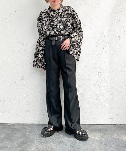 apres jour mignon（アプレジュールミニョン）の「オープンショルダー袖スリットブラウス【ZOZOTOWN限定アイテム】（シャツ/ブラウス・レディース・ホワイト系その他/ブラック/グレー/ブラック系その他・X-LARGE/フリー）」の22枚目の写真